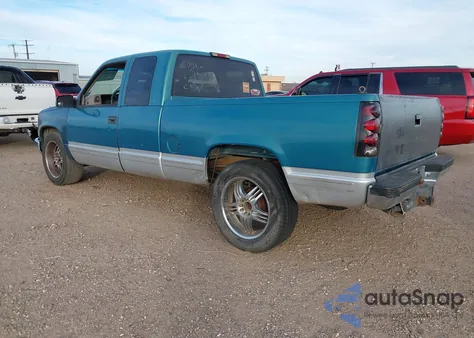 1997 Chevrolet C1500 Fleetside z USA, uszkodzony, nr VIN 2GCEC19R5V1178938